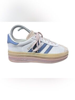 Adidas Gazelle Sneakers in Cream and Blue Sz 6